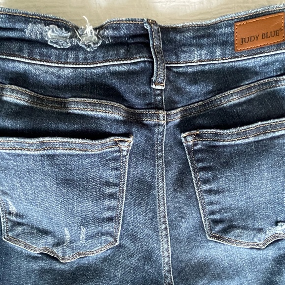 Judy Blue Wide Leg Crop Jeans - Picture 4 of 5